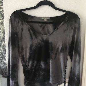 AMERICAN EAGLE FLARE SLEEVE TOP